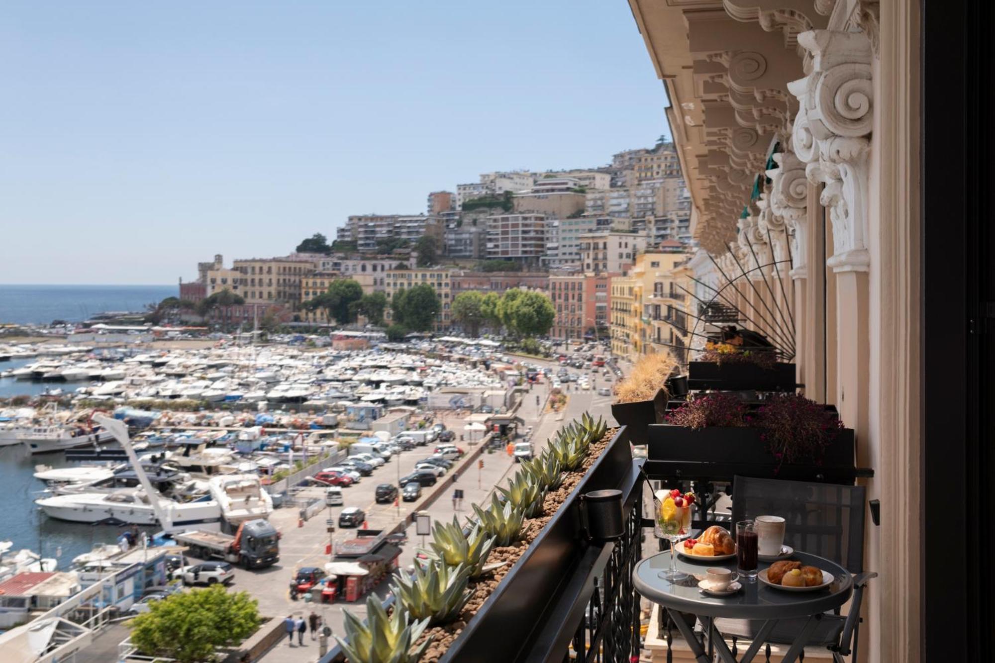 Demetra Luxury Suites Napoli Ngoại thất bức ảnh